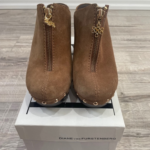 DVF brown suede clog shoes. - Picture 1 of 6